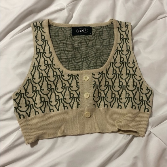 Green on cream pattern, inner tank top with outer cropped cardigan - Picture 4 of 4